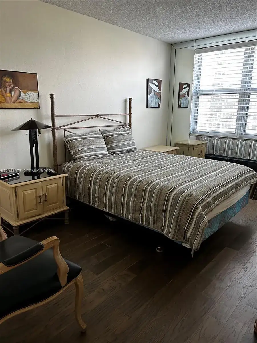 1 bedroom 1 bath Residential Lease for rent at 1980 S Ocean Dr # 8A, Hallandale Beach FL 33009