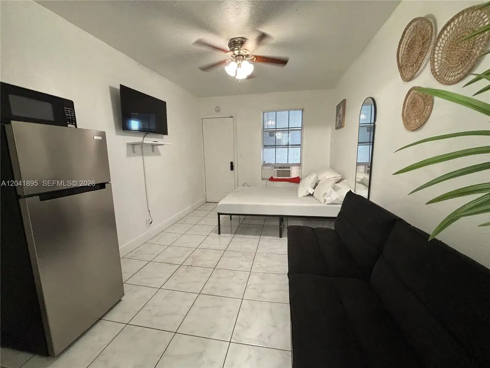 1 bath Residential Lease for rent at 1843 Dewey St # 118, Hollywood FL 33020
