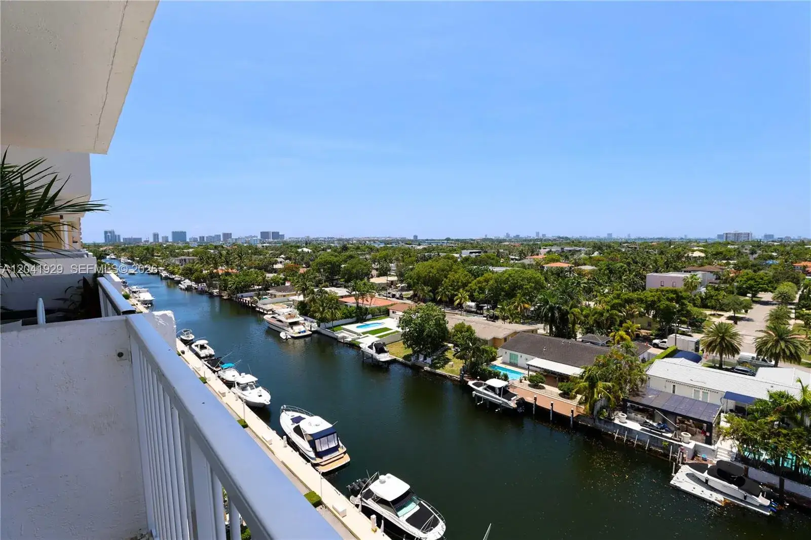 1 bedroom 1 bath Residential for sale at 2000 NE 135th St # 906, North Miami FL 33181