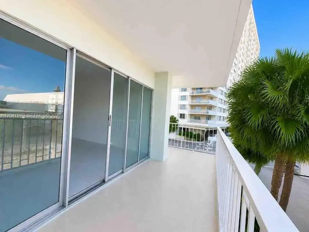 2 bedroom 2 bath Residential Lease for rent at 500 Bayview Dr # 232, Sunny Isles Beach FL 33160