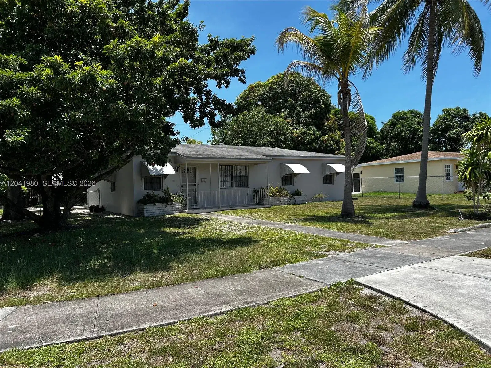 4 bedroom 2 bath Residential for sale at 295 NW 189th Ter, Miami Gardens FL 33169