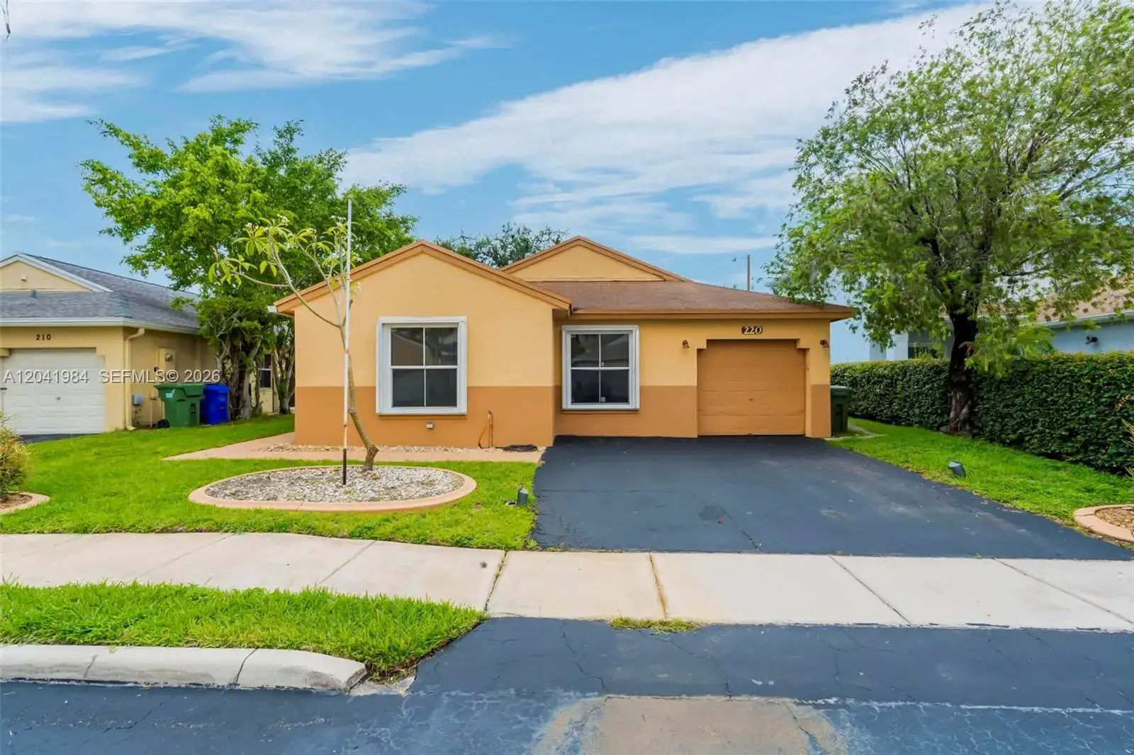 3 bedroom 2 bath Residential for sale at 220 NW 207th Way, Pembroke Pines FL 33029