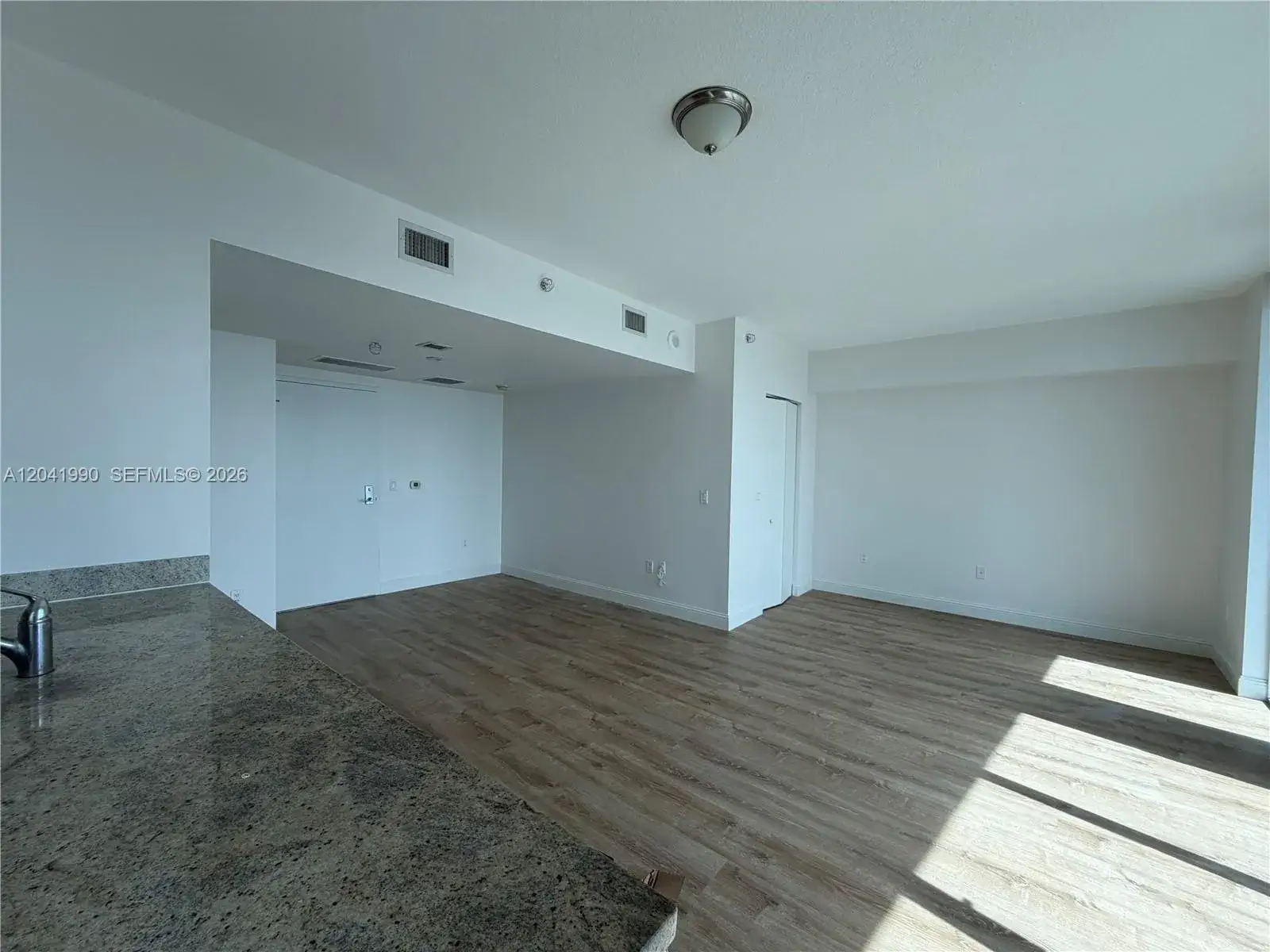 1 bath Residential Lease for rent at 185 SW 7th St # 3200, Miami FL 33130