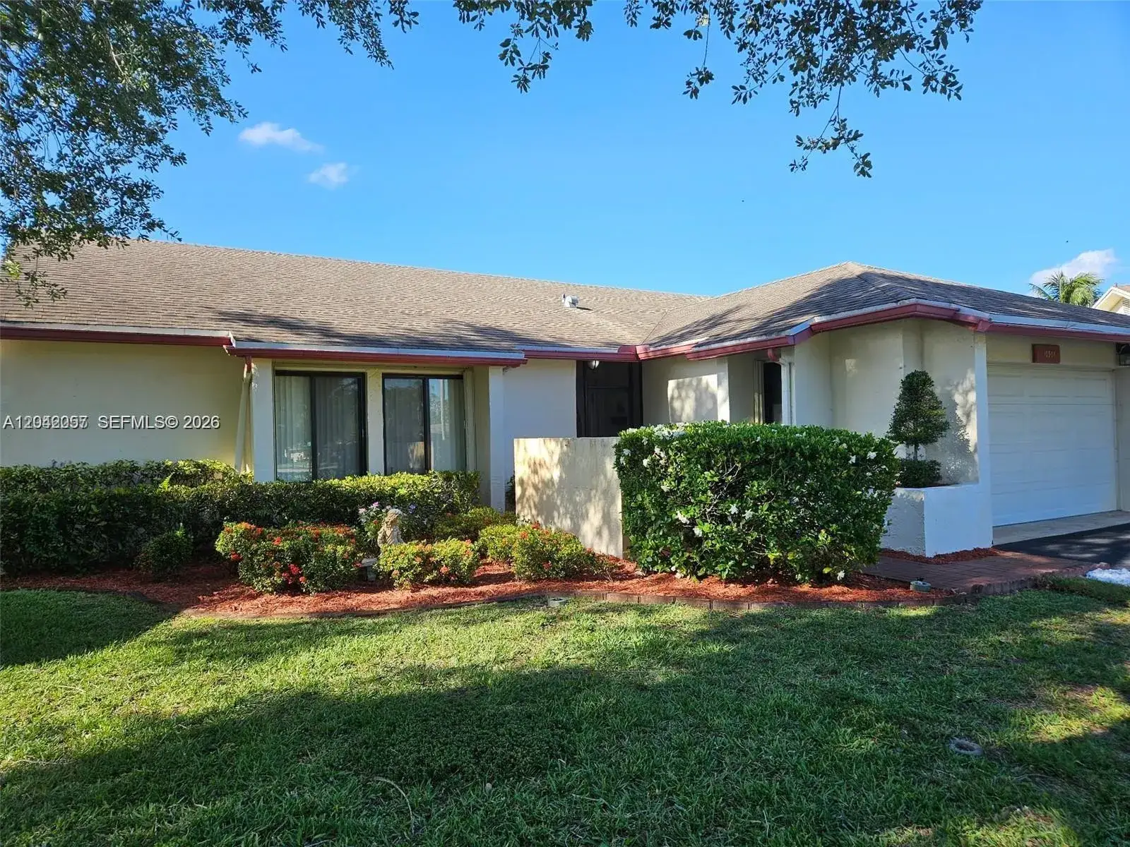 2 bedroom 2 bath Residential for sale at 10301 Greenbriar Ct, Boca Raton FL 33498