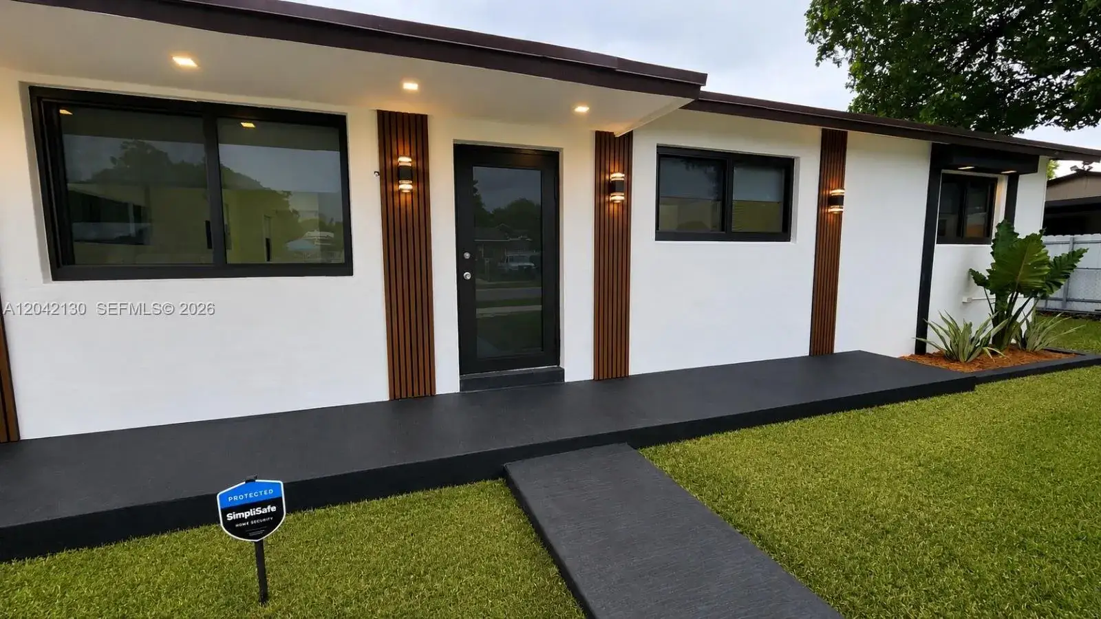 3 bedroom 2 bath Residential for sale at 19721 SW 114th Pl, Miami FL 33157