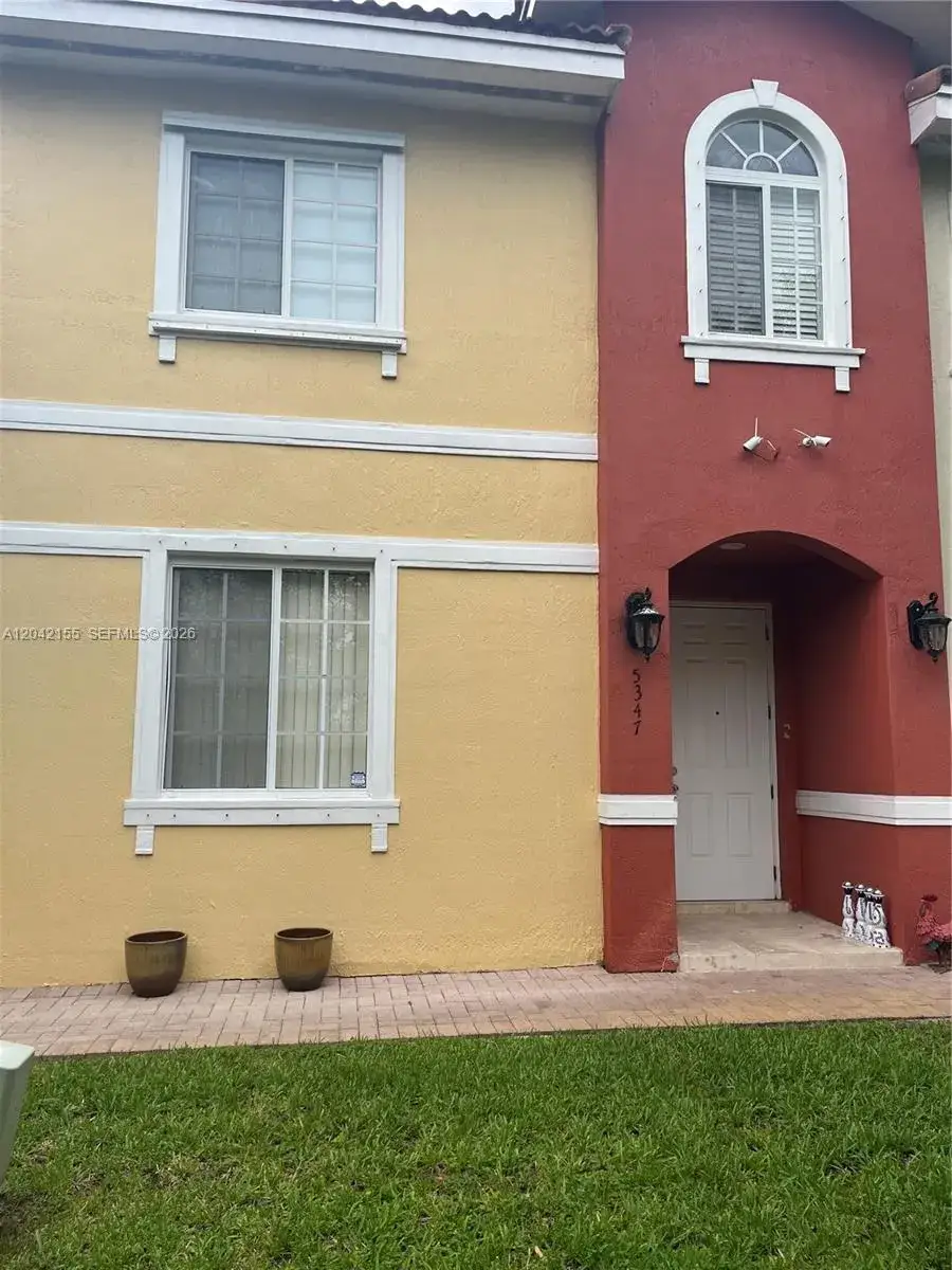 3 bedroom 2 bath Residential Lease for rent at 5347 SW 40th Ave # 5347, Dania Beach FL 33314