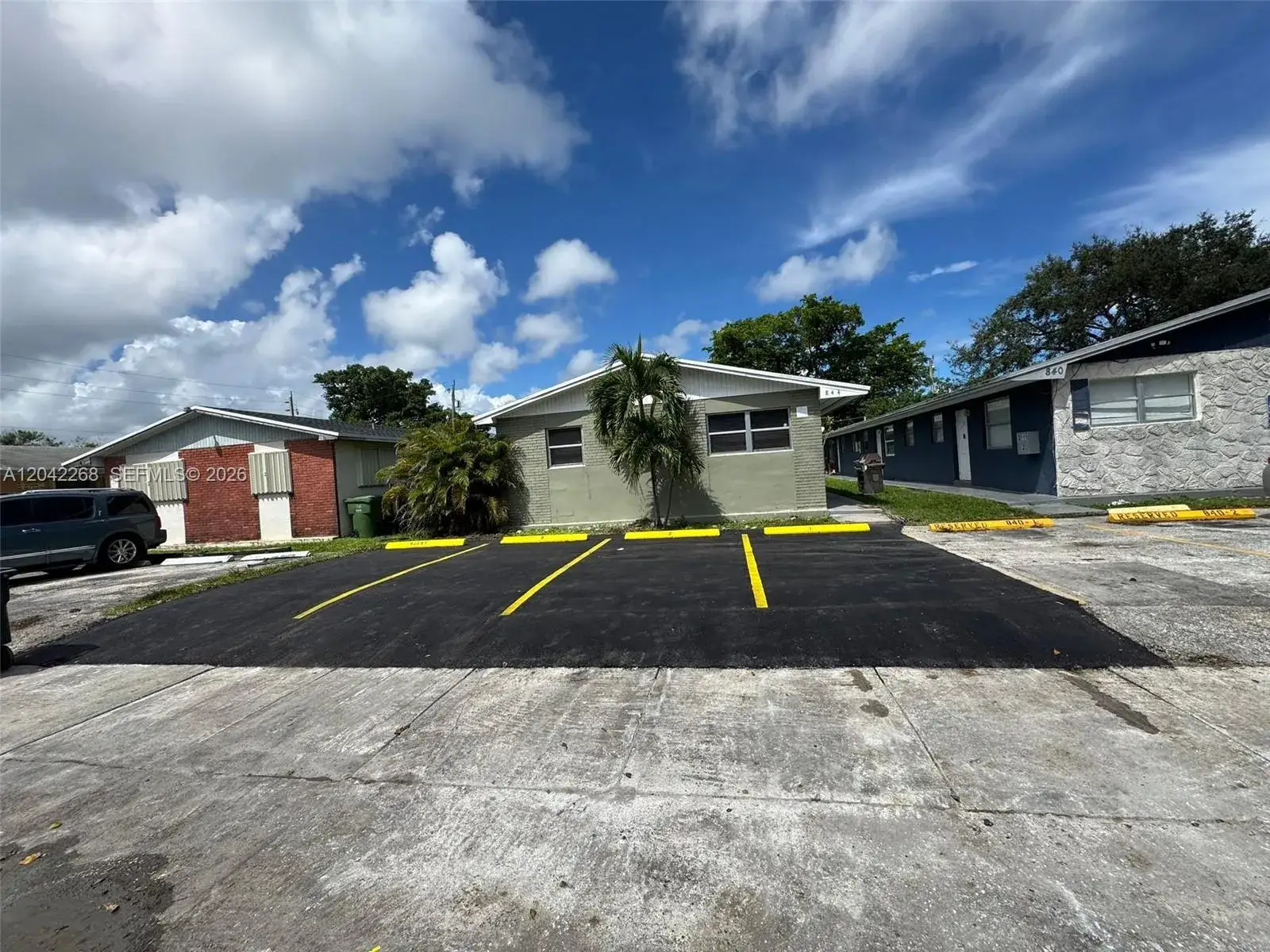 2 bedroom 1 bath Residential Lease for rent at 844 SW 10th St # 3, Hallandale Beach FL 33009