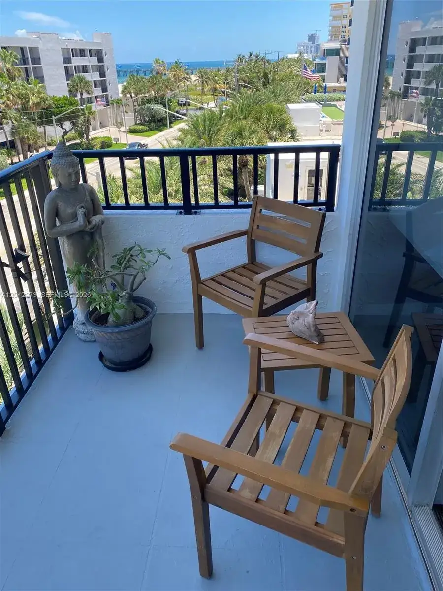 2 bedroom 2 bath Residential Lease for rent at 531 N ocean # 611, Pompano Beach FL 33062
