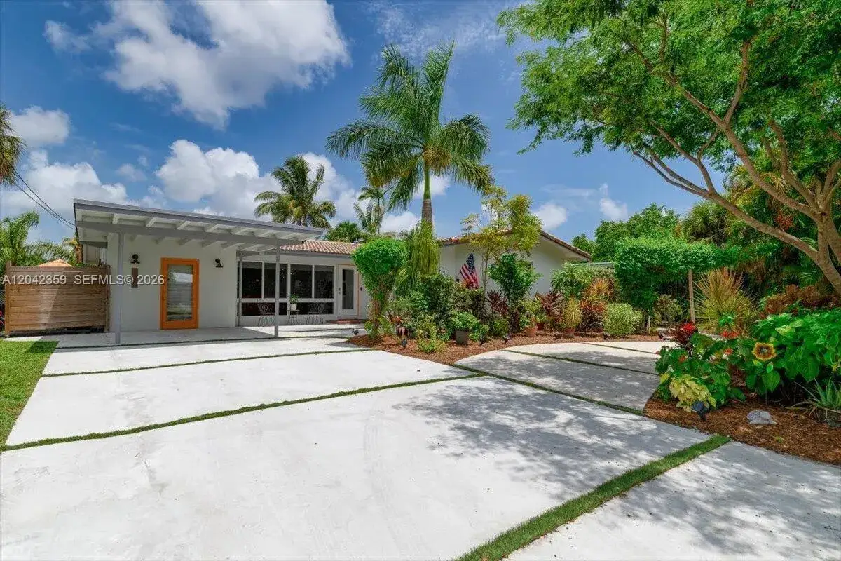 2 bedroom 2 bath Residential Lease for rent at 1521 SW 5th Ct, Fort Lauderdale FL 33312