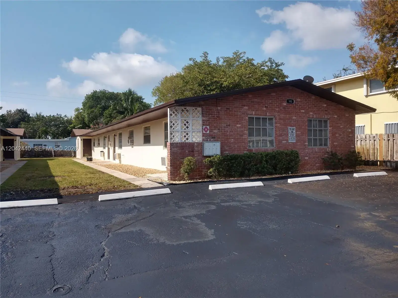 2 bedroom 1 bath Residential Lease for rent at 148 NW 40th Ct # 1, Oakland Park FL 33309