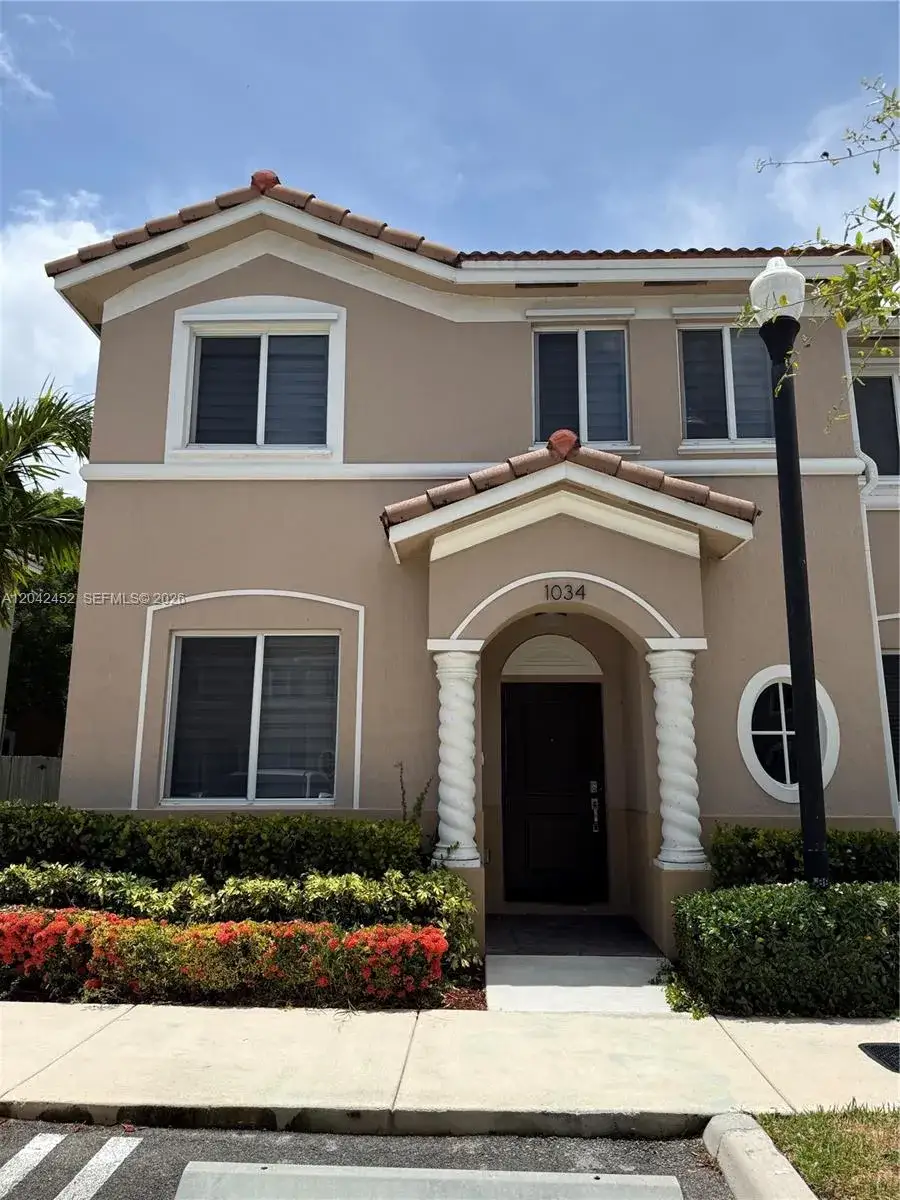 4 bedroom 3 bath Residential Lease for rent at 1034 SE 23rd Ter, Homestead FL 33035