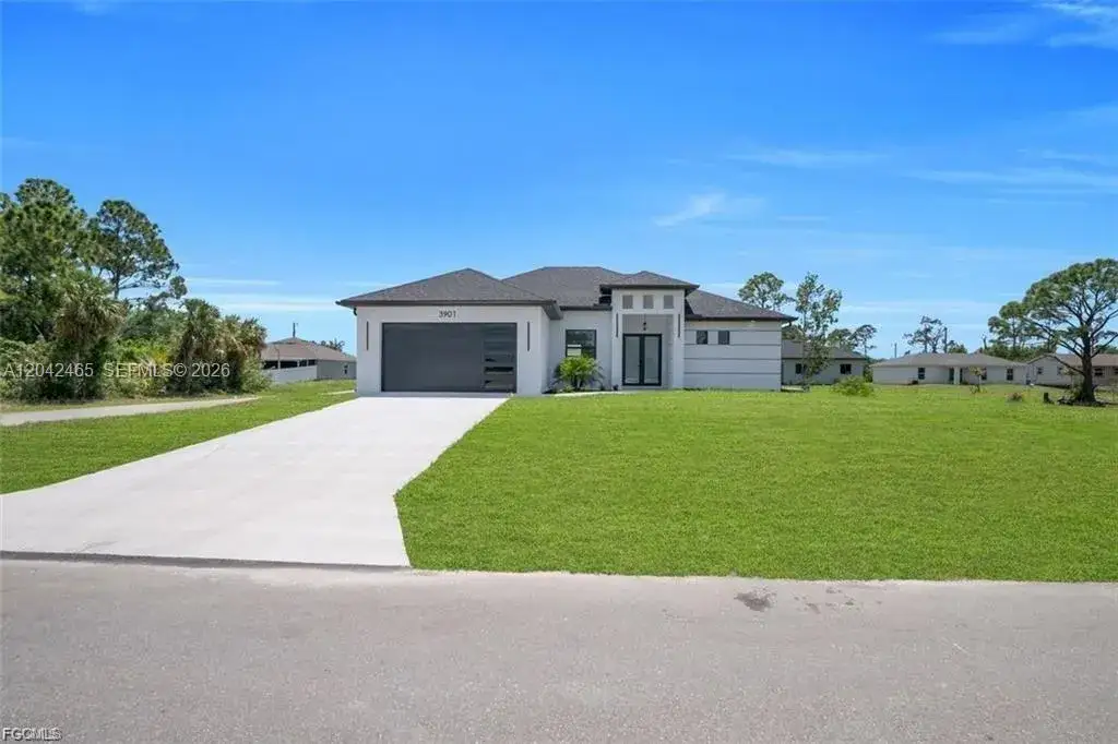 3 bedroom 2 bath Residential for sale at 3901 3rd ST SW, Lehigh Acres FL 33976