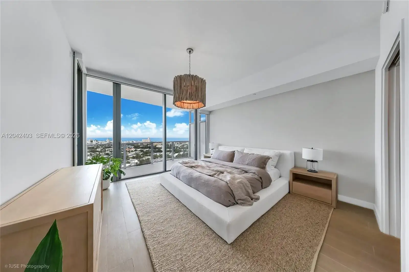 1 bedroom 1 bath Residential for sale at 500 Alton Rd # 1906, Miami Beach FL 33139