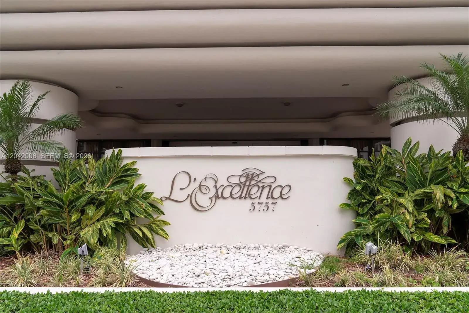 2 bedroom 2 bath Residential for sale at 5757 Collins Ave # 1604, Miami Beach FL 33140