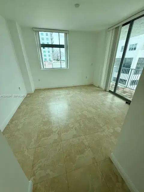 3 bedroom 2 bath Residential Lease for rent at 140 S Dixie Hwy # 401, Hollywood FL 33020