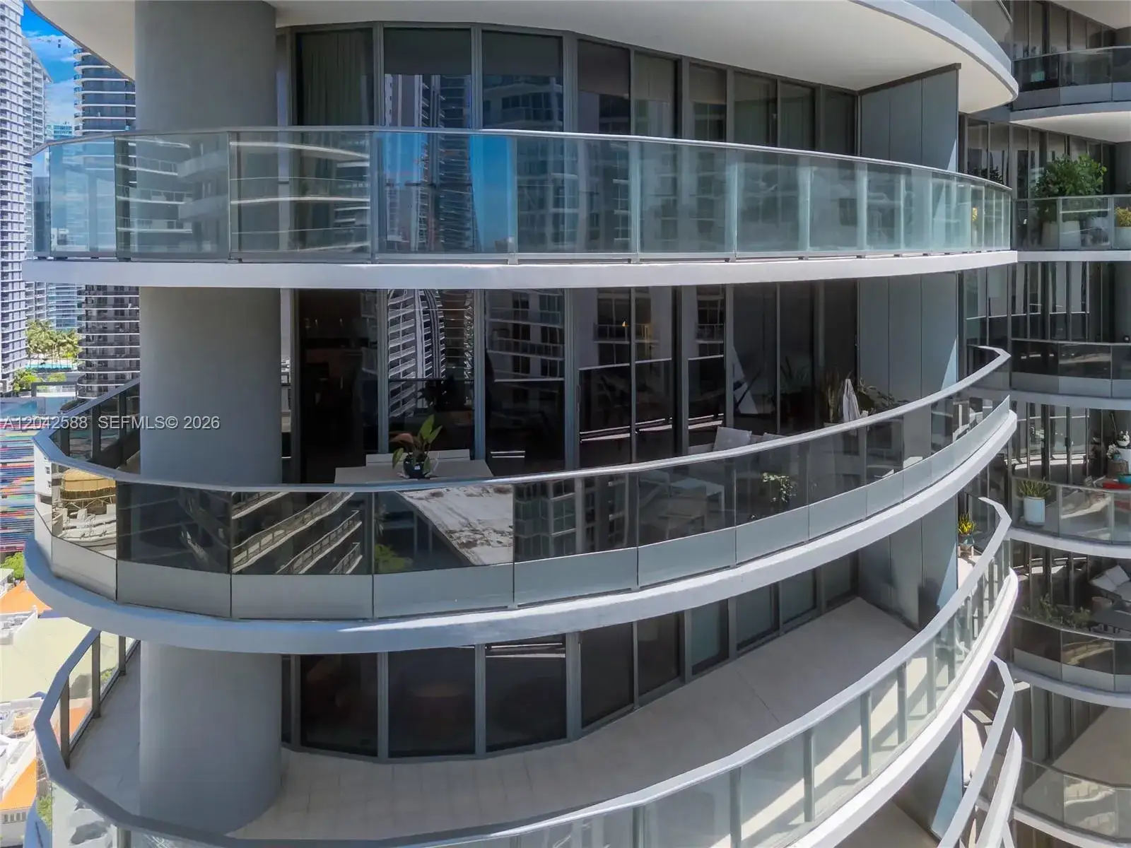 3 bedroom 3 bath Residential for sale at 1000 Brickell Plz # 2402, Miami FL 33131