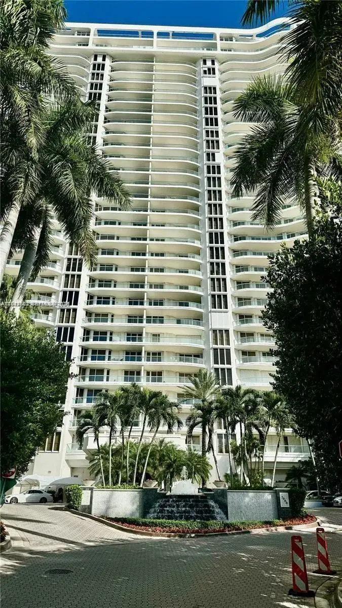 2 bedroom 2 bath Residential Lease for rent at 7000 Island Blvd # 2809, Aventura FL 33160