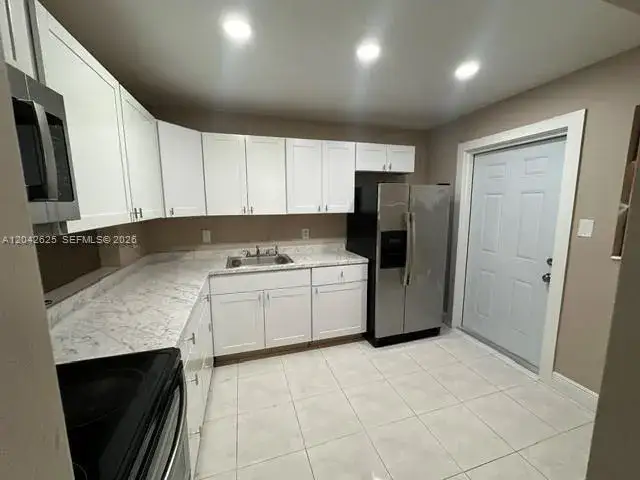 1 bedroom 1 bath Residential Lease for rent at 251 NE 187th St # 809, Miami FL 33179