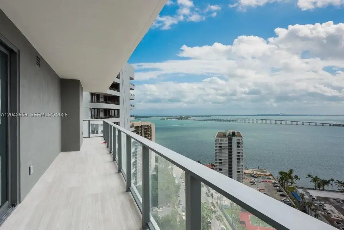 2 bedroom 2 bath Residential Lease for rent at 1451 Brickell Ave # 2103, Miami FL 33131