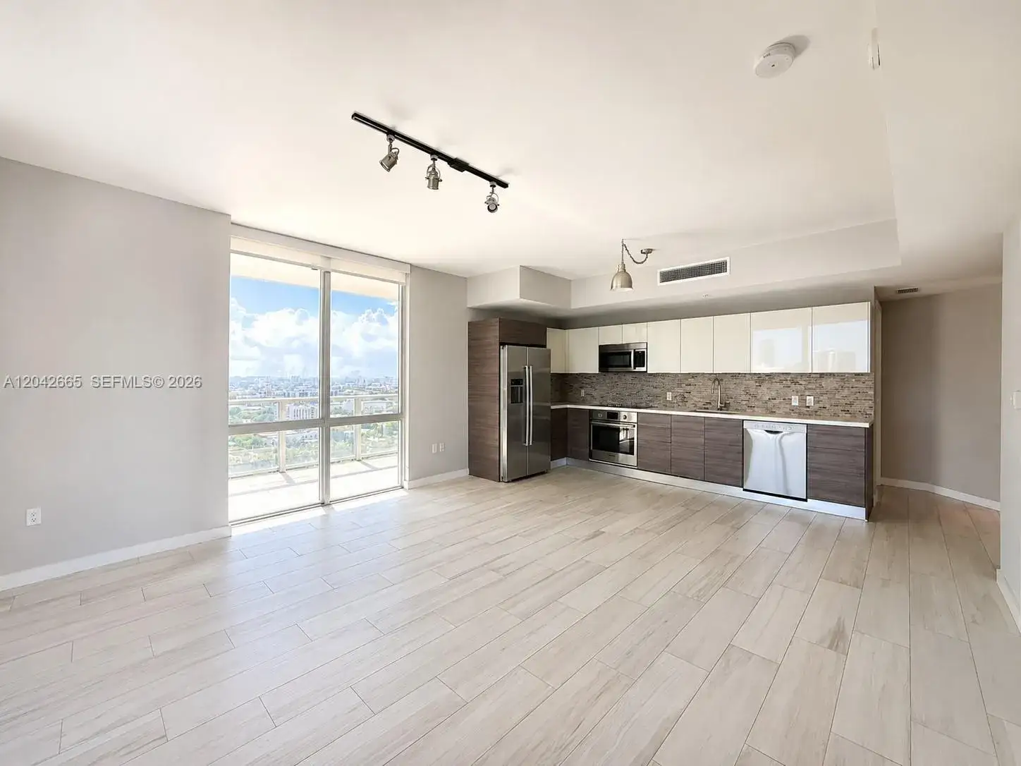 2 bedroom 2 bath Residential Lease for rent at 1010 SW 2nd Ave # 1809, Miami FL 33130
