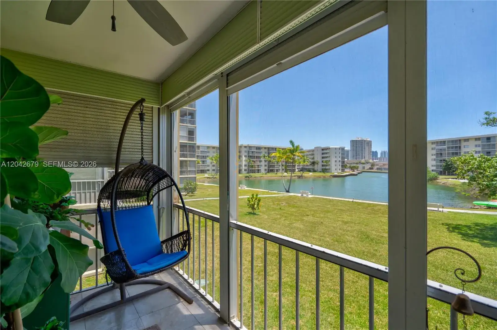 1 bedroom 1 bath Residential for sale at 2851 Leonard Dr # J210, Aventura FL 33160