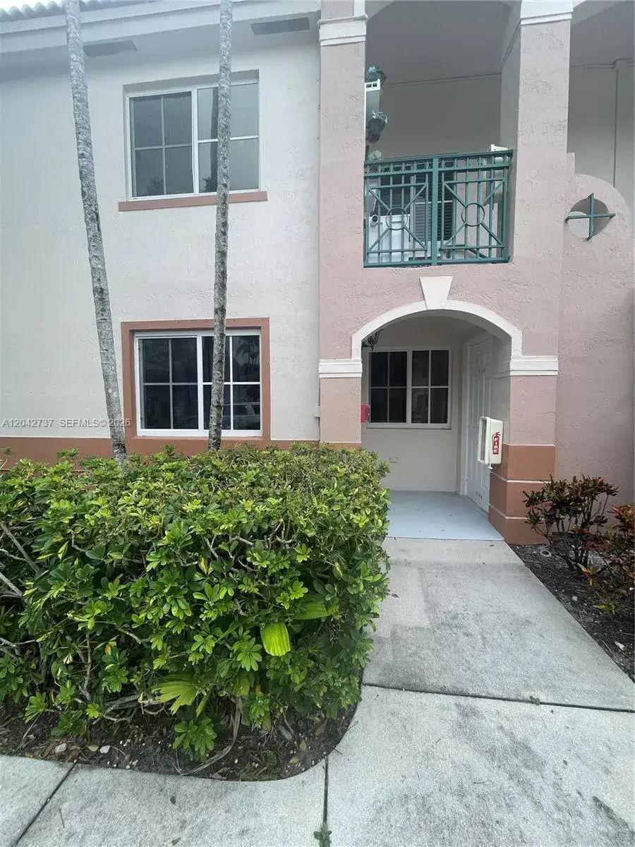 2 bedroom 2 bath Residential for sale at 2151 NW 77th Way # 102, Pembroke Pines FL 33024