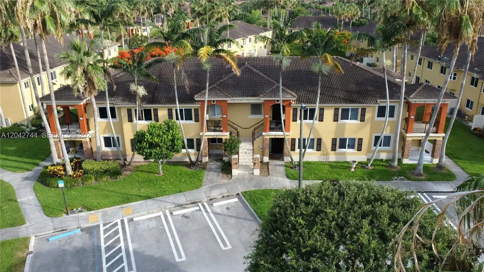 2 bedroom 2 bath Residential for sale at 3398 NE 9th Dr # 102, Homestead FL 33033