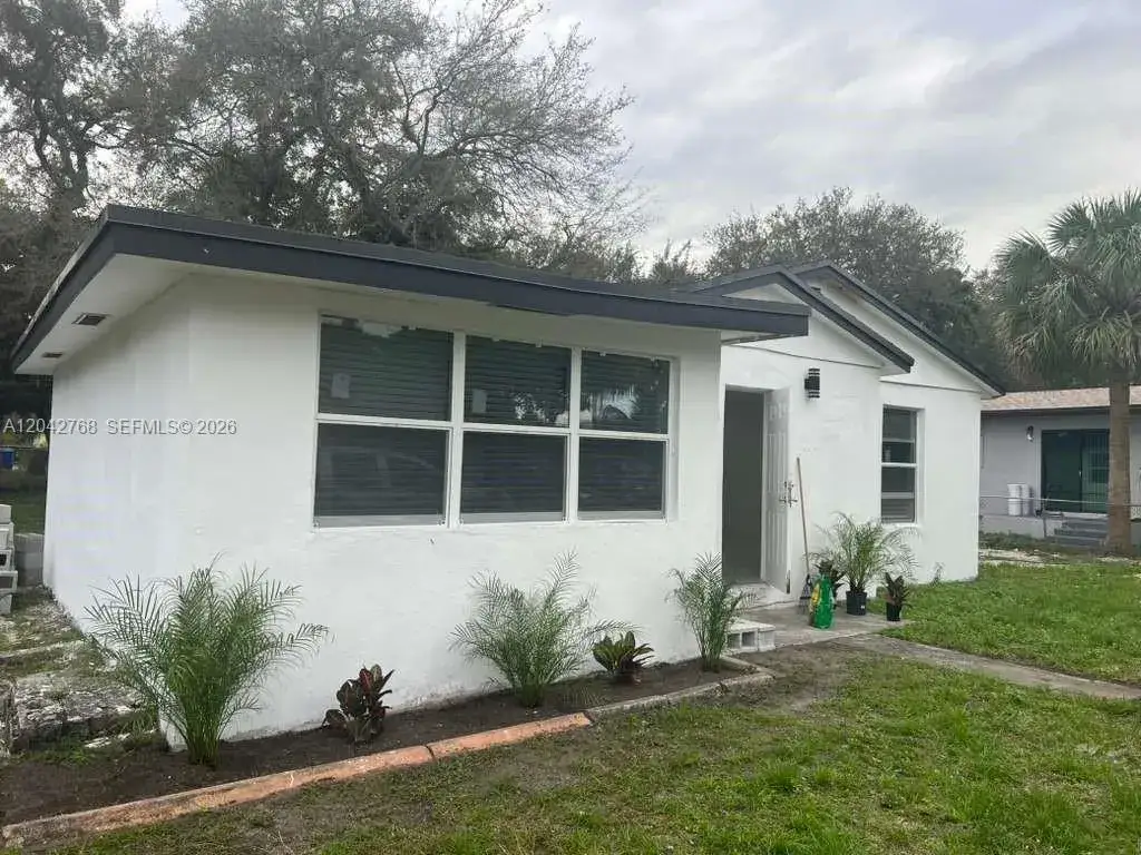 3 bedroom 2 bath Residential for sale at 2850 NW 7th St, Fort Lauderdale FL 33311