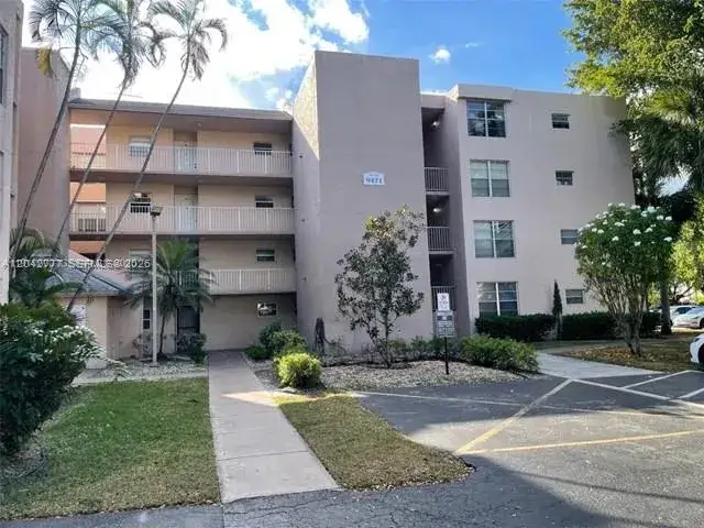 2 bedroom 2 bath Residential for sale at 9495 Evergreen Pl # 102, Davie FL 33324