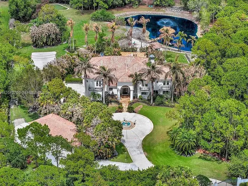 5 bedroom 5 bath Residential for sale at 2584 SE Ranch Acres Cir, Jupiter FL 33478