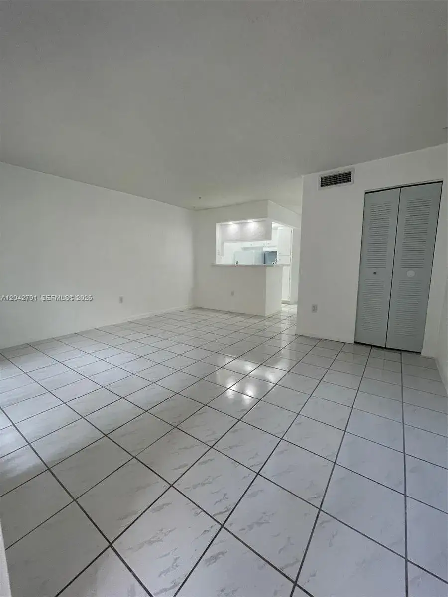 1 bedroom 1 bath Residential Lease for rent at 10832 SW 88th St # U13, Miami FL 33176