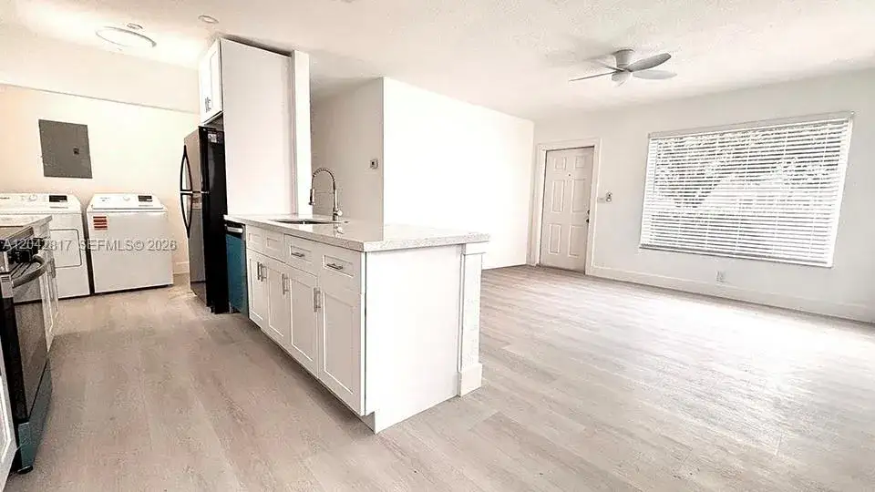 721 N 68th Ter, Hollywood FL 33024