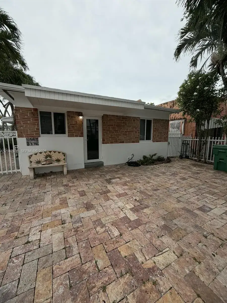 1 bedroom 1 bath Residential Lease for rent at 3115 NW 23rd Ave # 0, Miami FL 33142