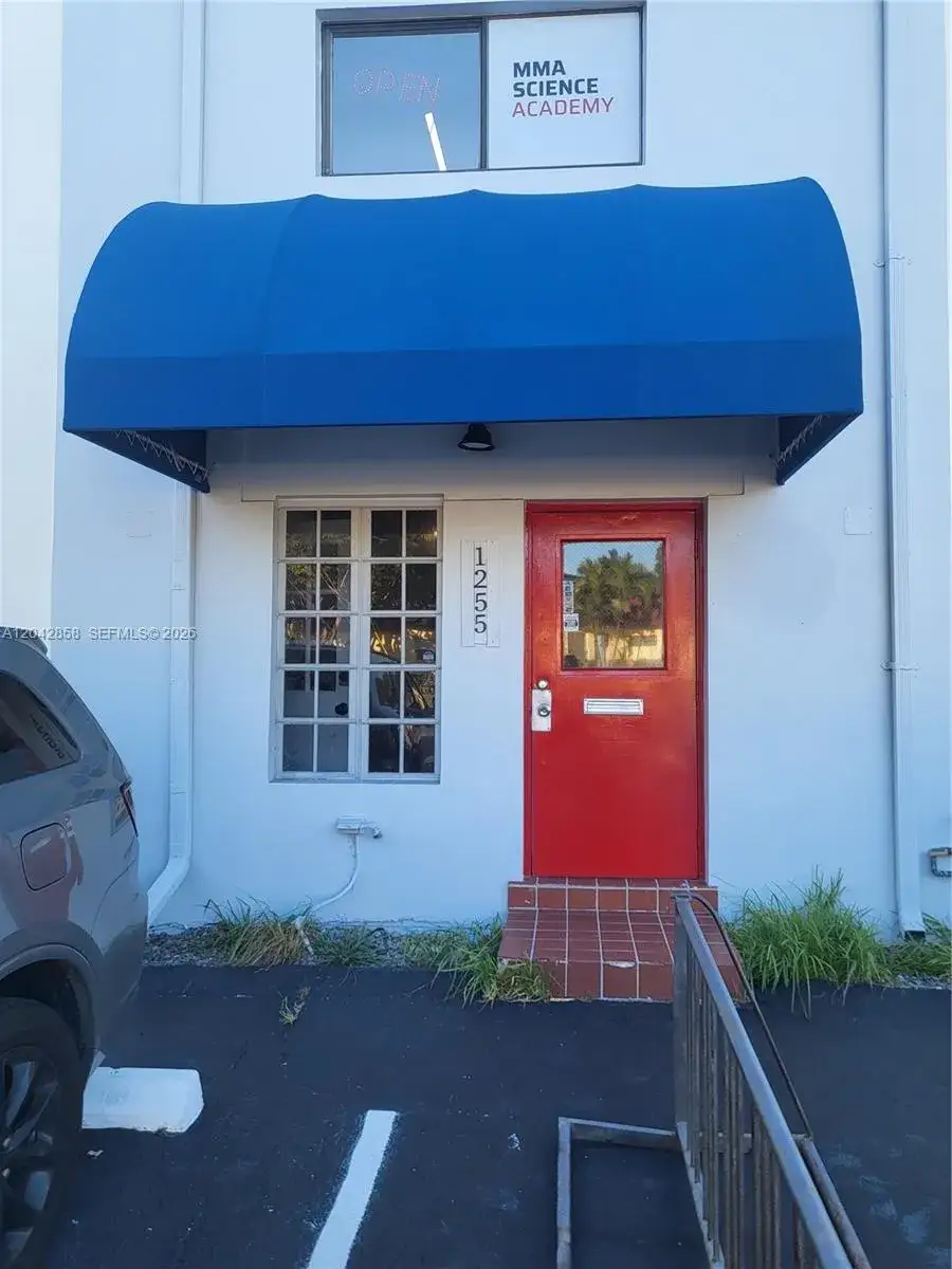 Commercial Sale for sale at 1255 N flagler, Fort Lauderdale FL 33304