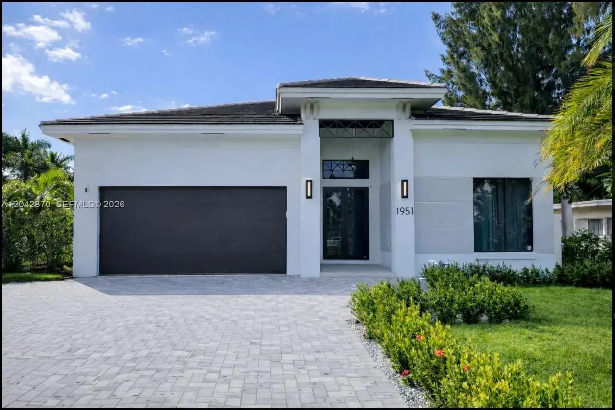 4 bedroom 3 bath Residential for sale at 1951 SW 28th Ave, Fort Lauderdale FL 33312
