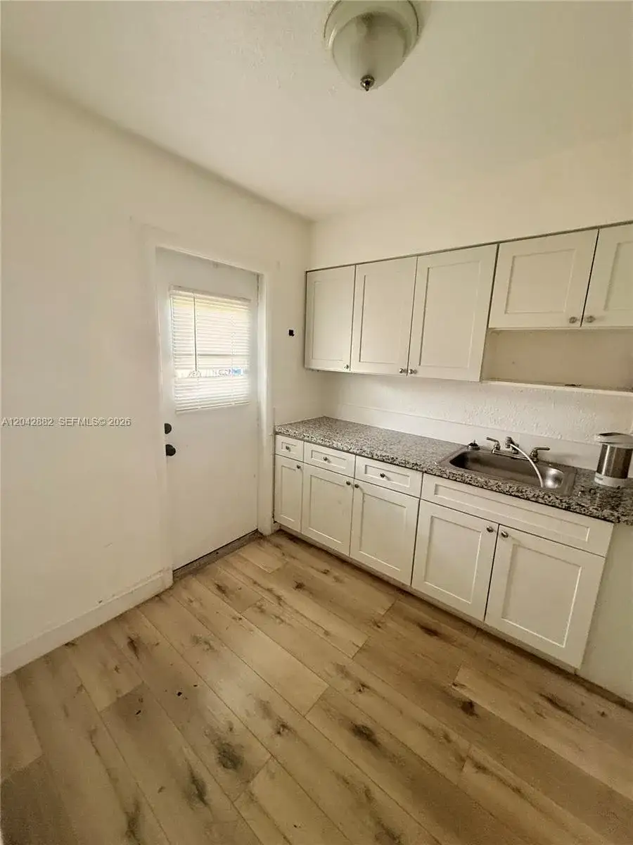 2 bedroom 1 bath Residential Lease for rent at 18200 NW 20th Ave # 25, Miami Gardens FL 33056