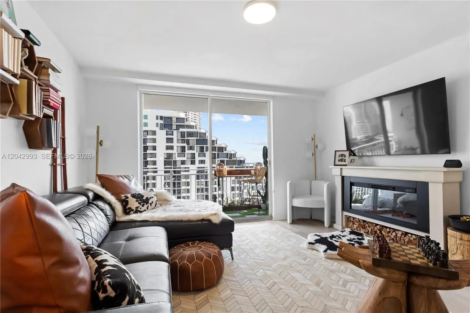 1 bedroom 1 bath Residential Lease for rent at 770 Claughton Island Dr # 1705, Miami FL 33131