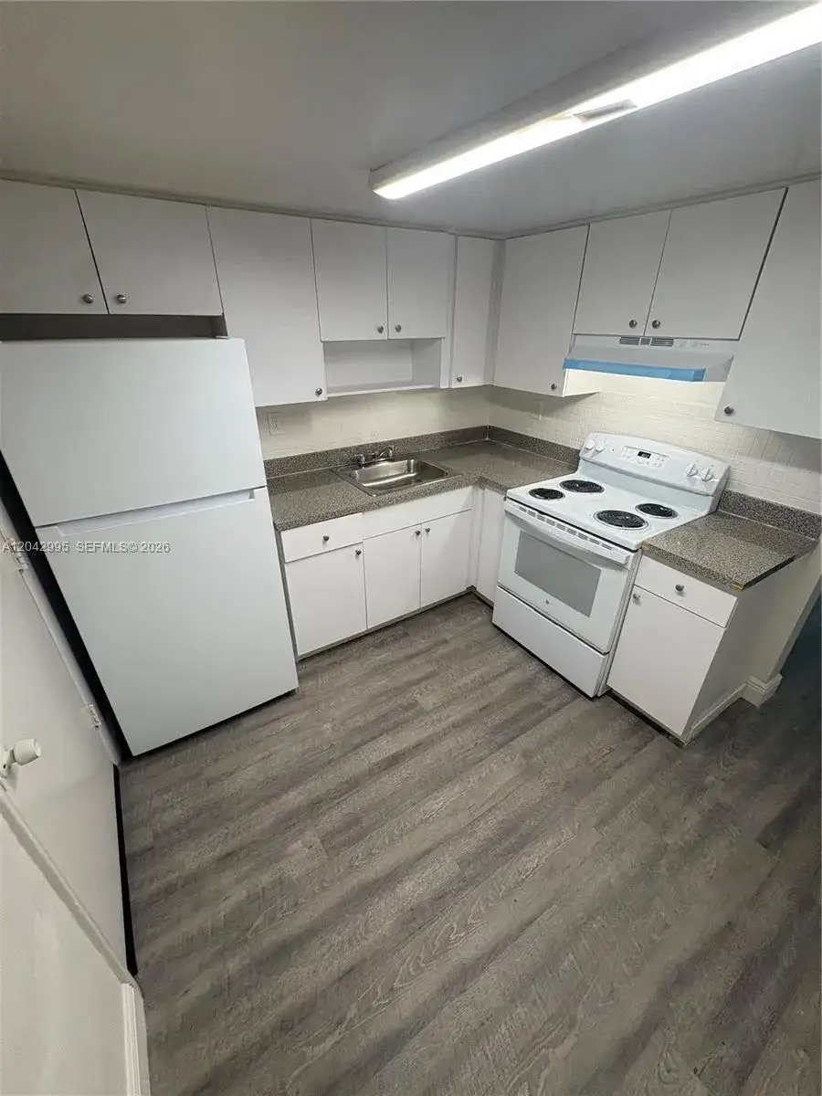 1 bedroom 1 bath Residential Lease for rent at 13455 NE 6th Ave # 104, North Miami FL 33161