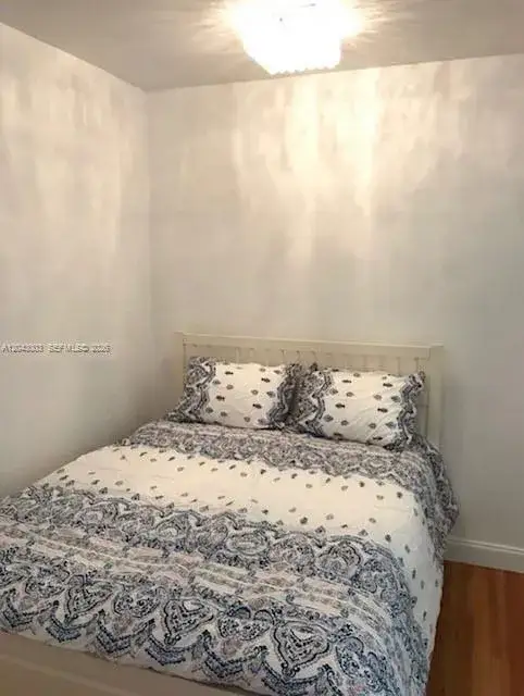 1 bedroom 1 bath Residential Lease for rent at 503 74th St # B3, Miami Beach FL 33141