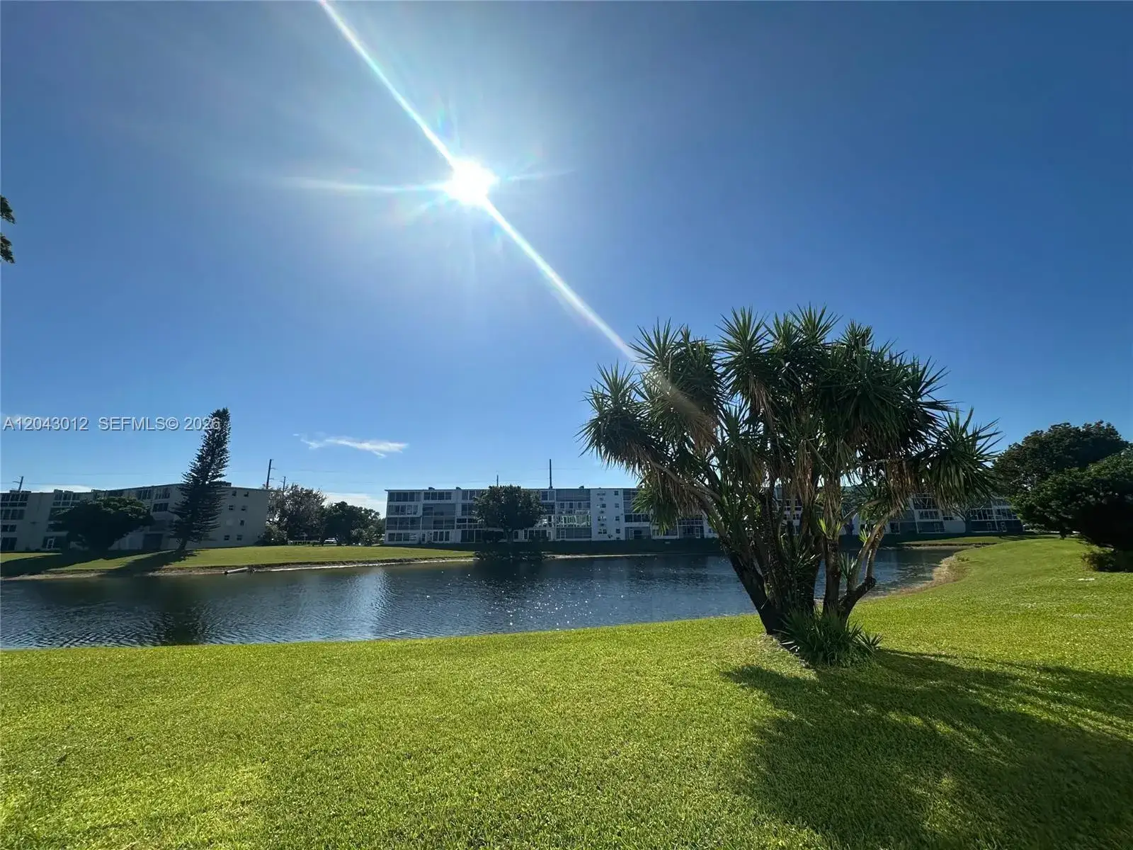 1 bedroom 1 bath Residential for sale at 1009 Harwood C # 1009, Deerfield Beach FL 33442