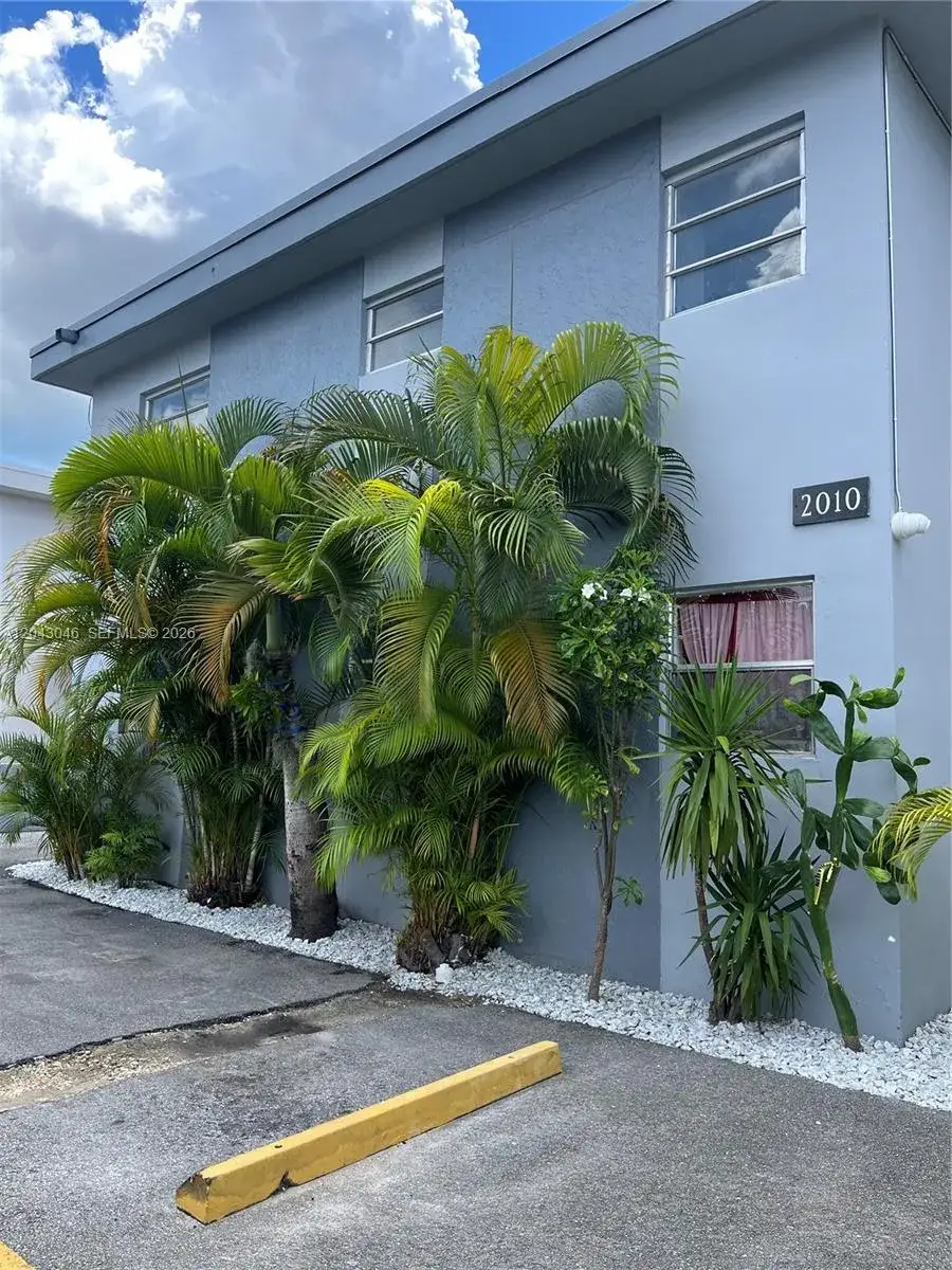 2 bedroom 1 bath Residential Lease for rent at 2010 SW 6th St # 4, Miami FL 33135