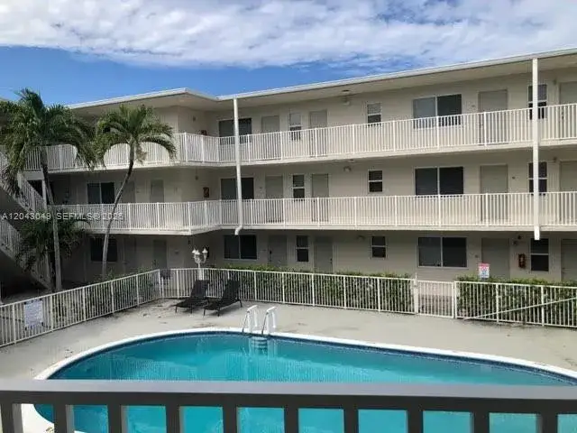 1 bedroom 1 bath Residential Lease for rent at 1895 Venice Park Dr # B6, Miami FL 33181