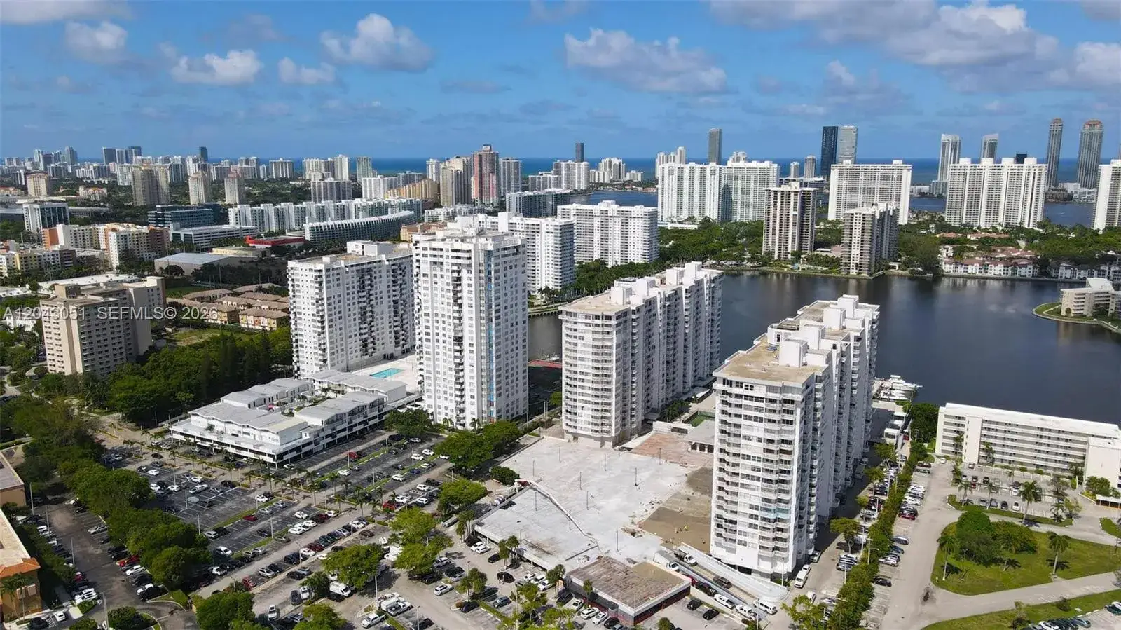 1 bedroom 1 bath Residential Lease for rent at 18061 Biscayne Blvd # 303, Aventura FL 33160