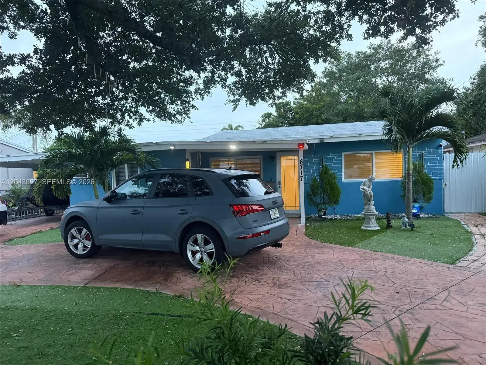 2 bedroom 2 bath Residential for sale at 6717 Simms St, Hollywood FL 33024