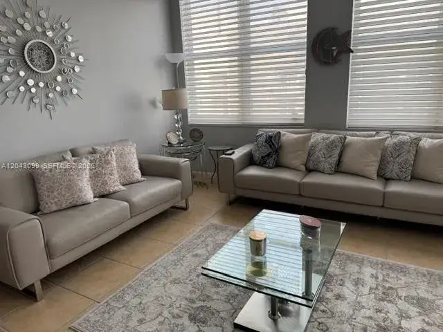 3 bedroom 2 bath Residential for sale at 511 SE 5th Ave # 1705, Fort Lauderdale FL 33301