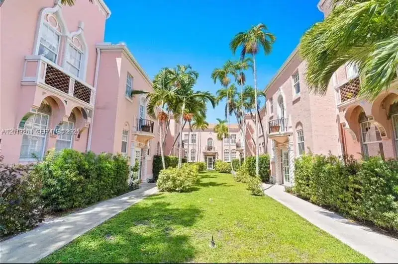 1 bedroom 1 bath Residential Lease for rent at 760 Meridian Ave # 3, Miami Beach FL 33139