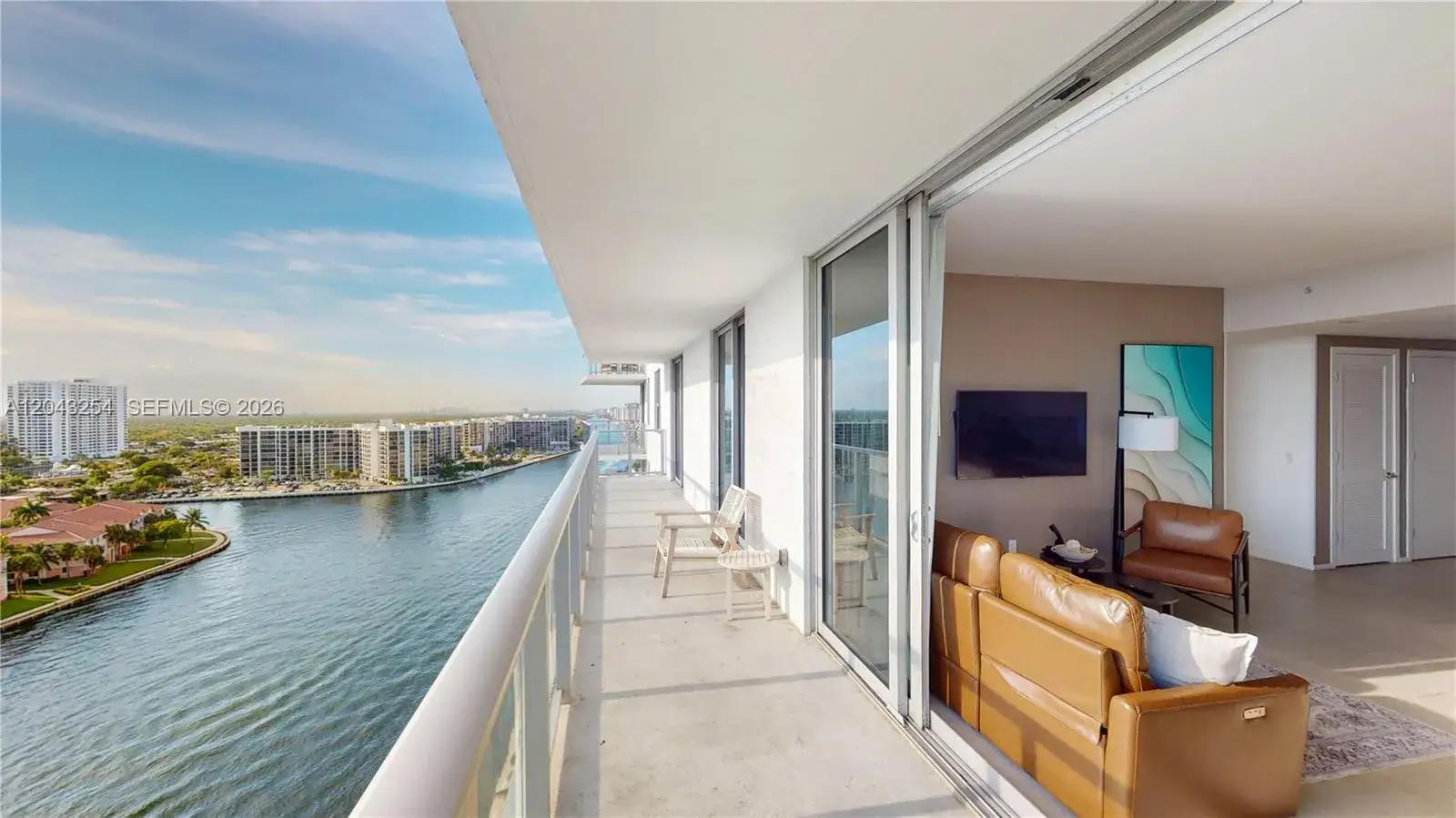 3 bedroom 2 bath Residential for sale at 4010 S Ocean Dr # R1004, Hollywood FL 33019