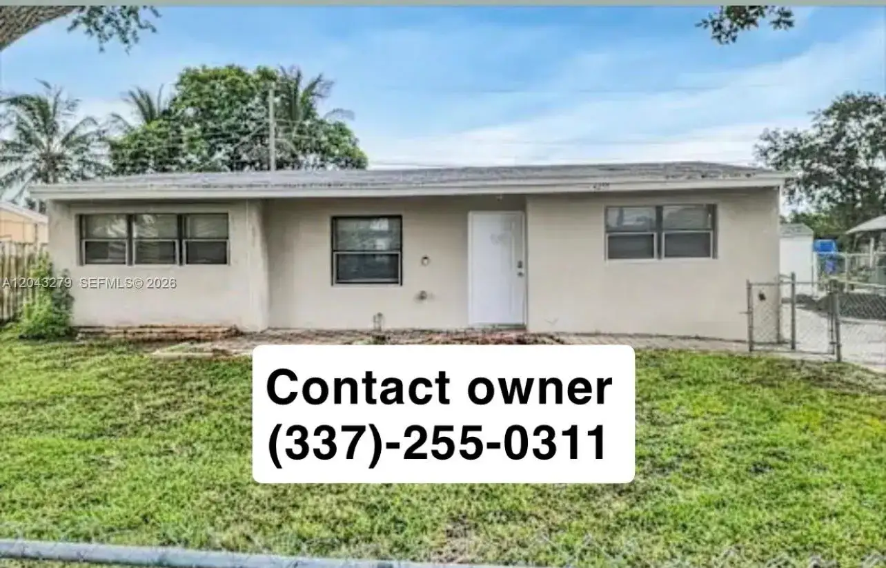 3 bedroom 2 bath Residential Lease for rent at 4256 N Browning Dr, West Palm Beach FL 33406