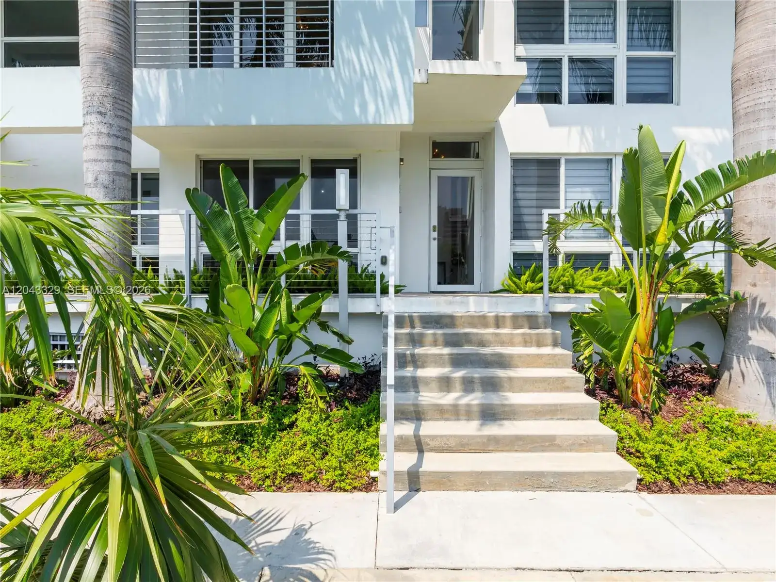 3 bedroom 3 bath Residential Lease for rent at 51 N Shore Dr # 51, Miami Beach FL 33141