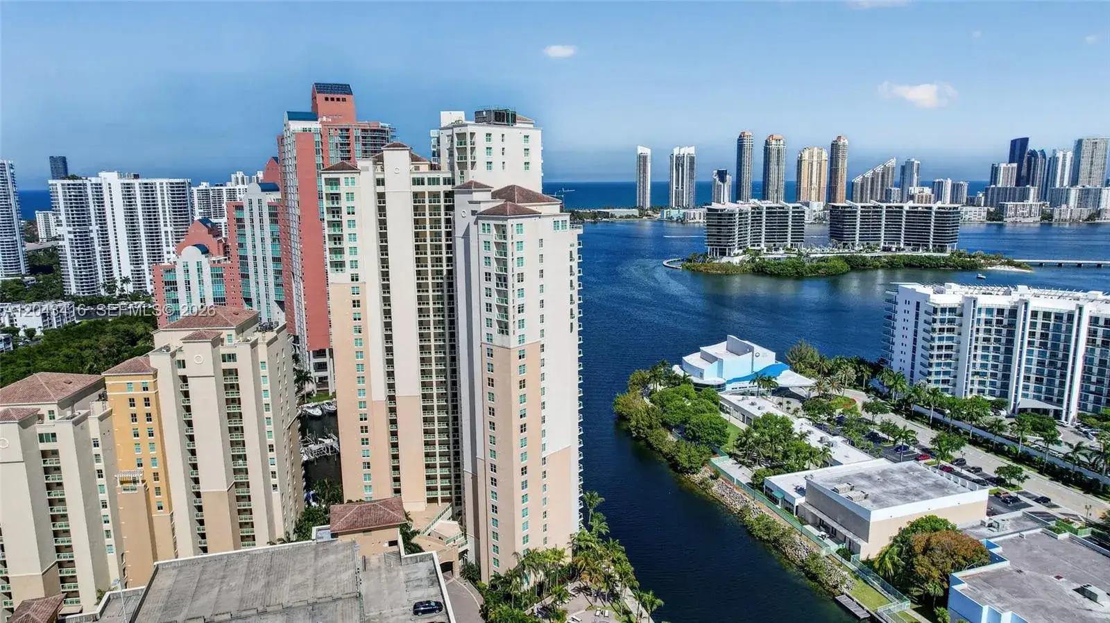 3 bedroom 3 bath Residential for sale at 3330 NE 190th St # 718, Aventura FL 33180